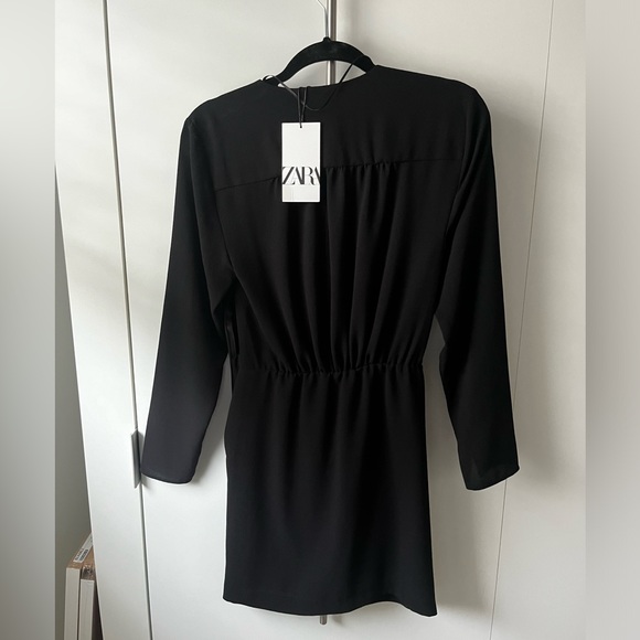 Black long sleeve dress. - Picture 2 of 4